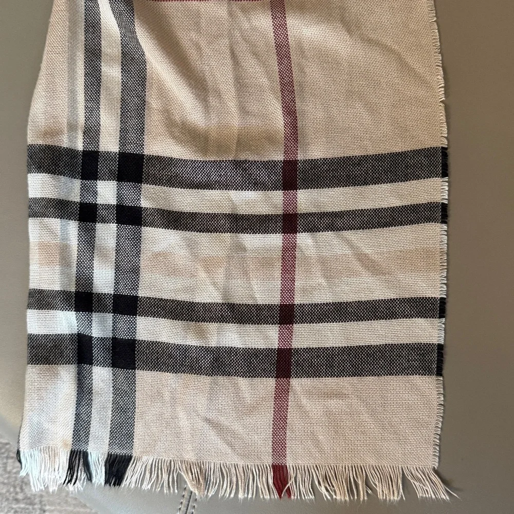 Plaid Lightweight Cashmere Men’s Scarf with Fringe.